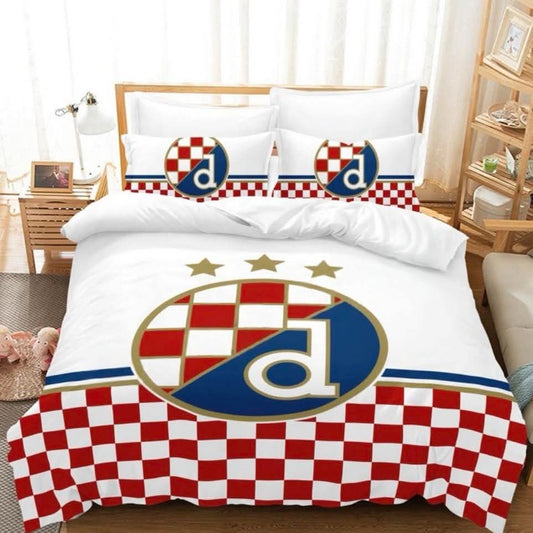 Jednokrevetna pamučna navijačka posteljine. Sadrži: plahta 150x220 cm, navlaka za jorgan 140x200 cm, jastučnica 50x70 cm