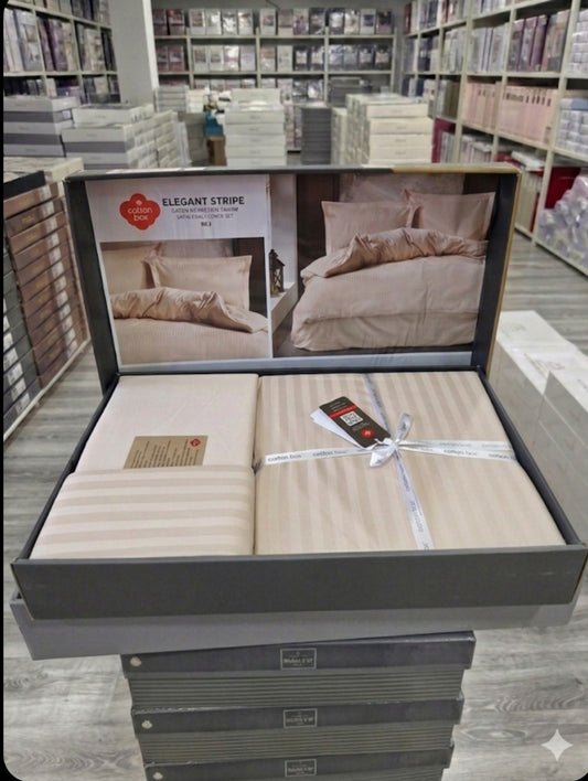 LUKSUZNI SATEN PAMUK POSTELJINA Cotton Box SET 4/1 uključuje: navlaka za jorgan 200x220cm, plahtu 240x260cm, 2 jastučnice (dvije 50x70cm).