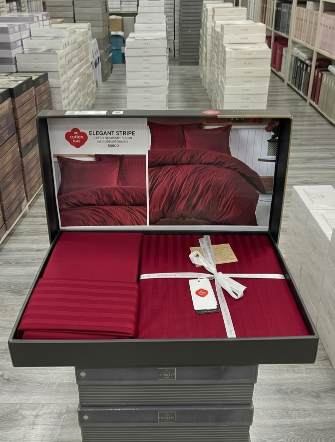 LUKSUZNI SATEN PAMUK POSTELJINA Cotton Box SET 4/1 uključuje: navlaka za jorgan 200x220cm, plahtu 240x260cm, 2 jastučnice (dvije 50x70cm).