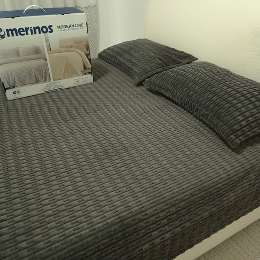 Merinos Plišani Set 3/1 –  Velika Deka 240×220 + 2x Jastučnice 50×70 cm